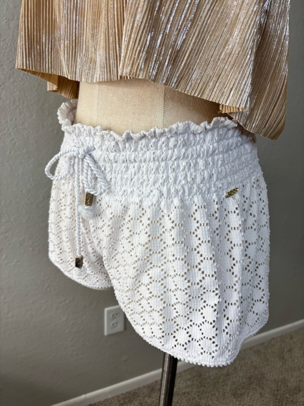 Roxy White Crochet Eyelet Drawstring bathing suit cover up Shorts - Picture 3 of 6